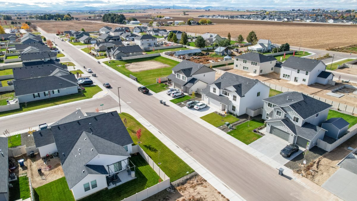 Shop new available homes in Peregrine Estates, located in Nampa, Idaho.