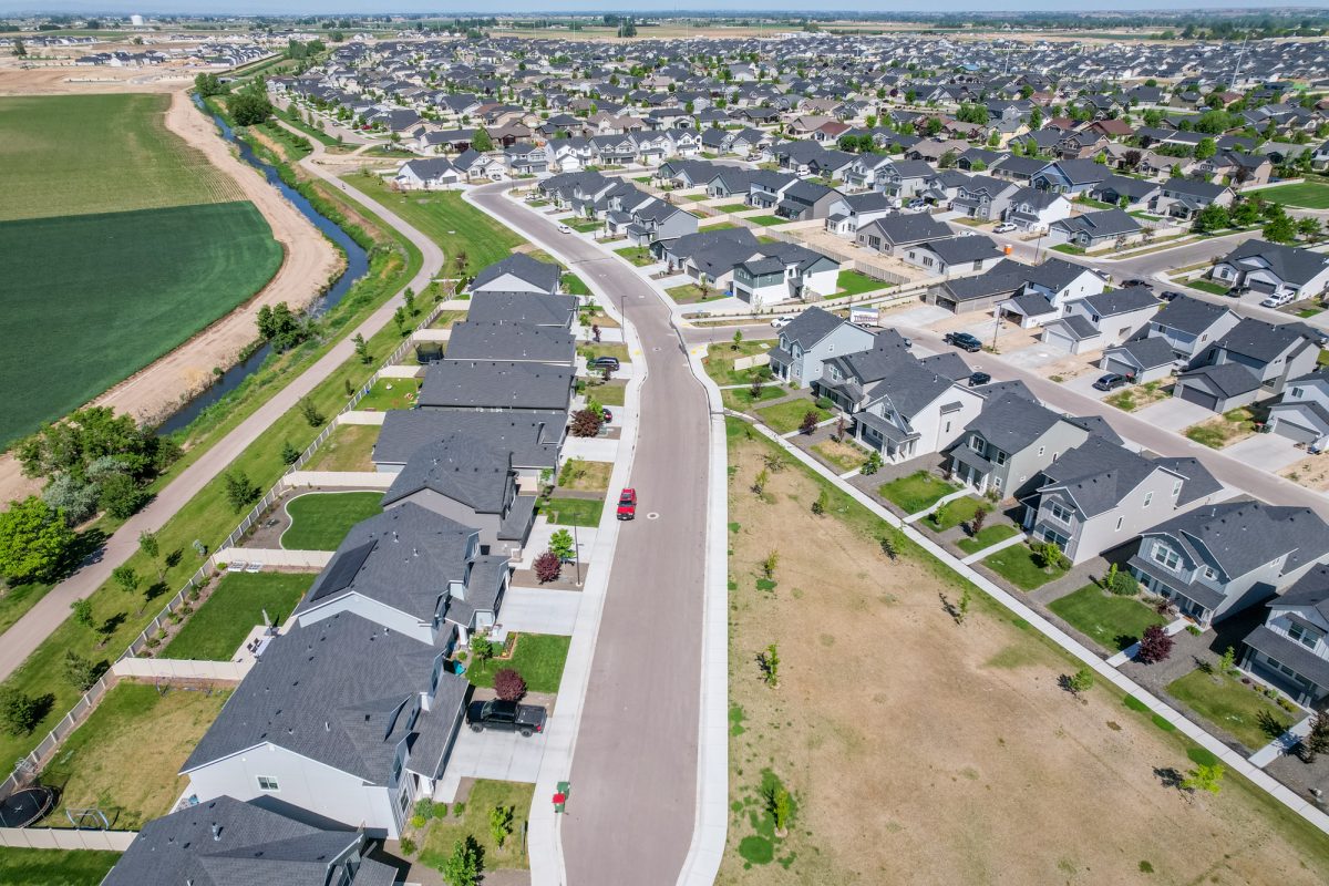 Shop new available homes in Rapid Creek, located in Meridian, Idaho.