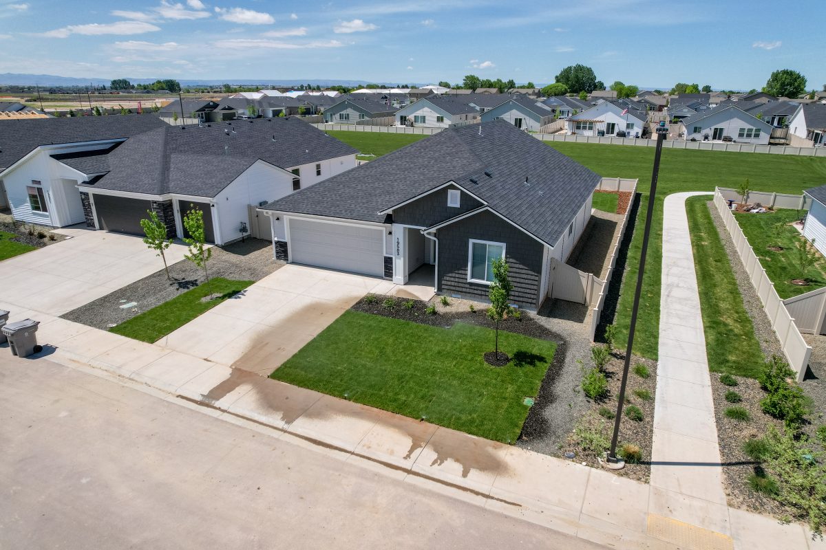 Shop new available homes in Saddleback, located in Caldwell, Idaho.