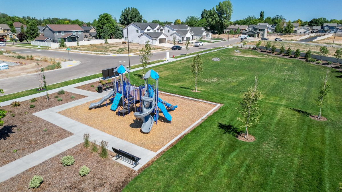 Shop new available homes in Cache Creek, located in Meridian, Idaho.