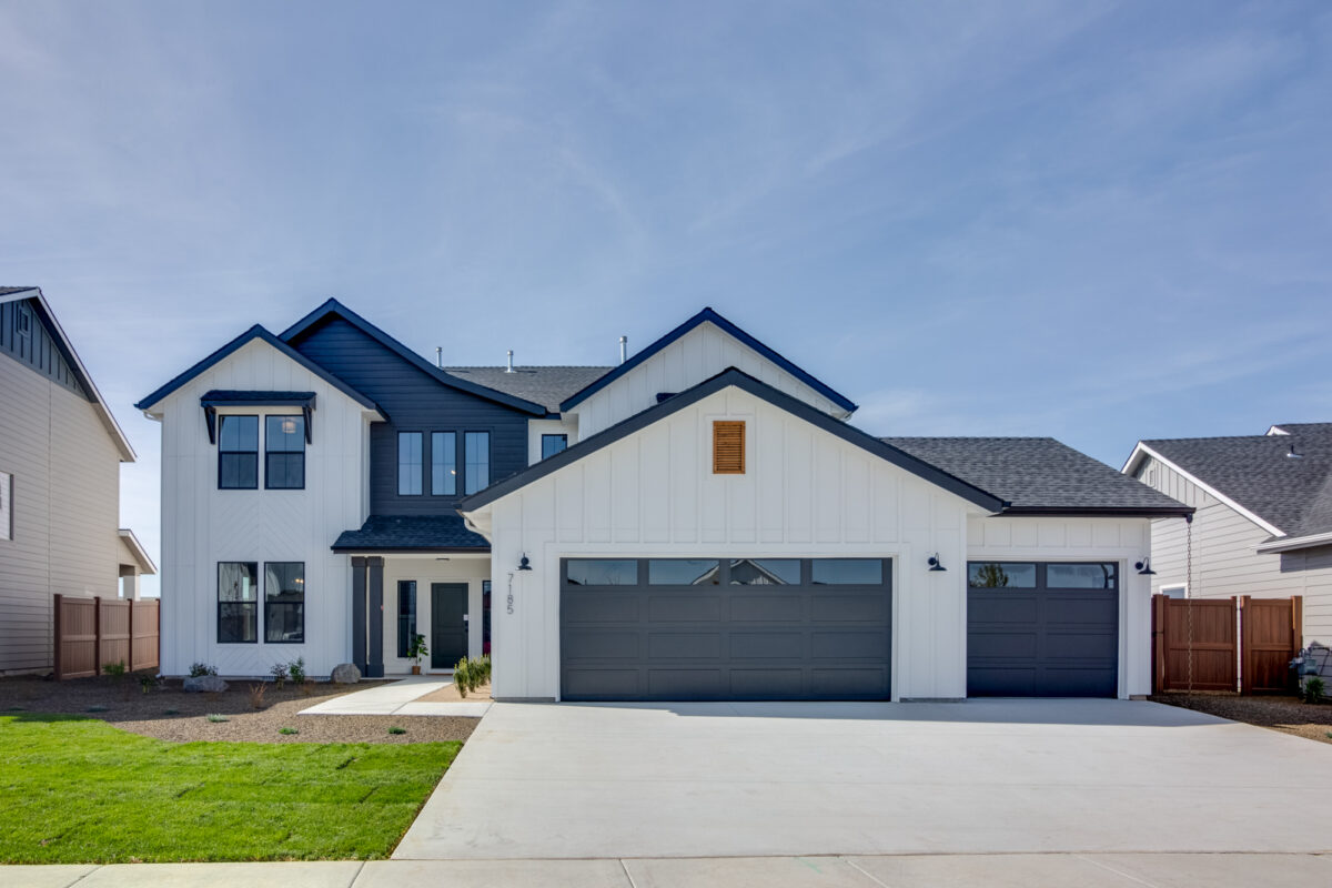 Exterior photo of a CBH Homes Milano 3250
